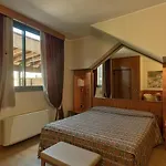Futura Motel 4*
