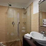Futura Motel 4*