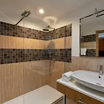 Futura 4*
