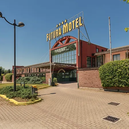 Futura Motel 4*